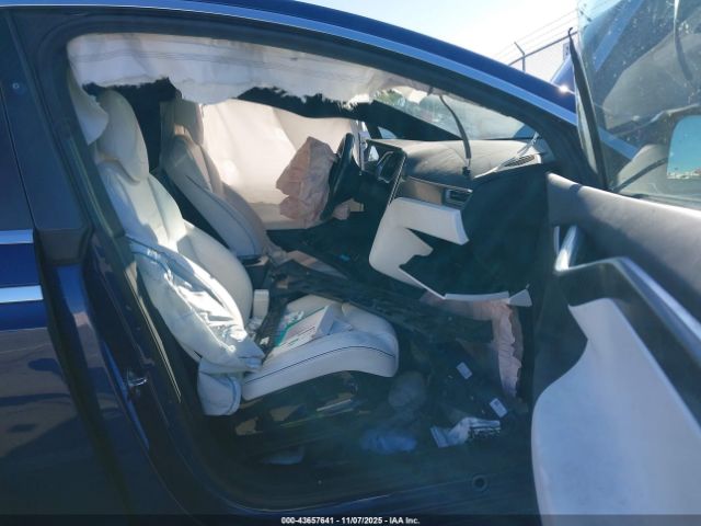 2016 TESLA MODEL X 5YJXCBE2XGF030372 Photo 4