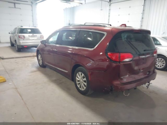 2017 CHRYSLER PACIFICA 2C4RC1BGXHR687889 Photo 2