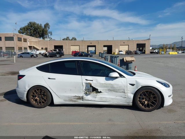Tesla Model 3 Long Range Dual Motor All-wheel Drive 2021 5YJ3E1EB7MF048424 Image 12