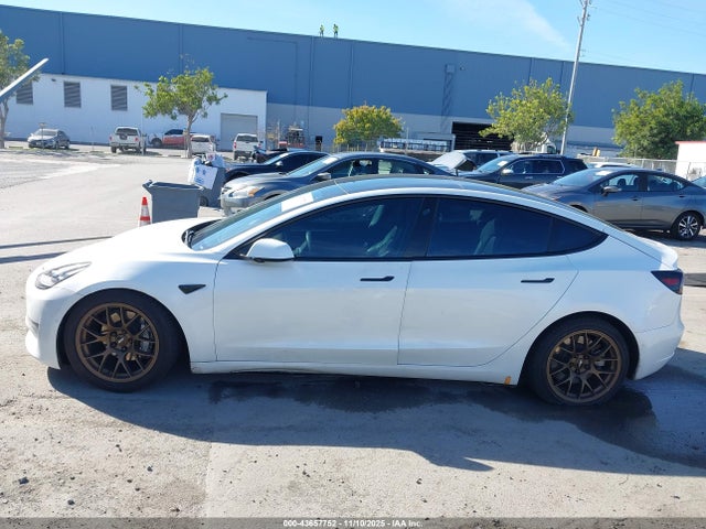 Tesla Model 3 Long Range Dual Motor All-wheel Drive 2021 5YJ3E1EB7MF048424 Image 13