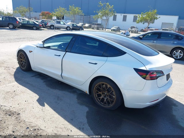 2021 TESLA MODEL 3 5YJ3E1EB7MF048424 Photo 2