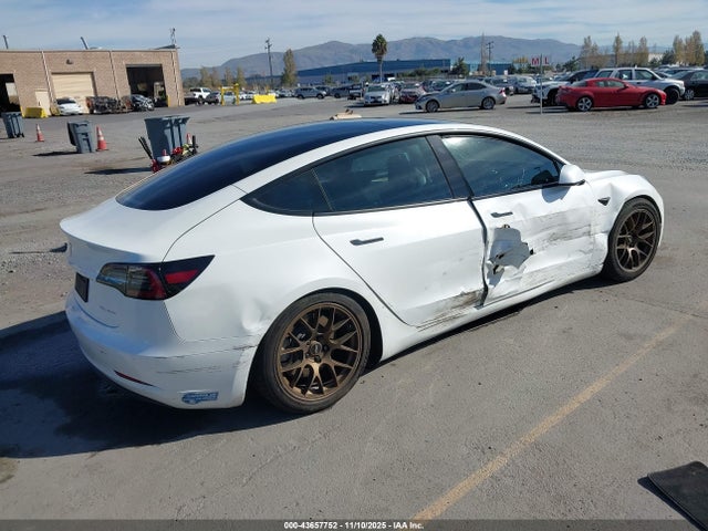 2021 TESLA MODEL 3 5YJ3E1EB7MF048424 Photo 3