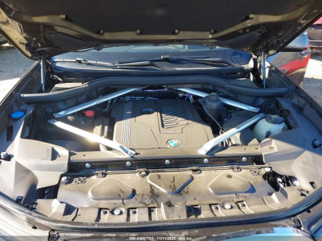 2021 BMW X7 5UXCW2C05M9H20996 Photo 9