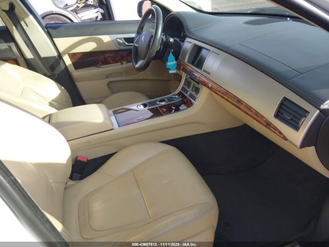 2014 JAGUAR XF SAJWJ0EF0E8U11171 Photo 4