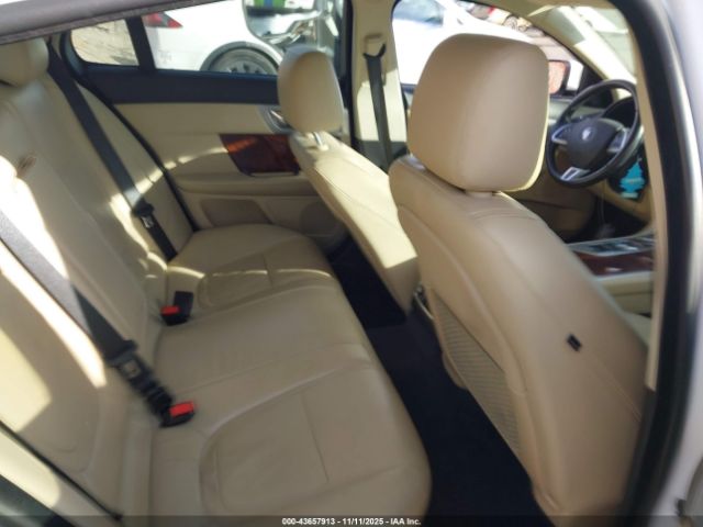2014 JAGUAR XF SAJWJ0EF0E8U11171 Photo 7