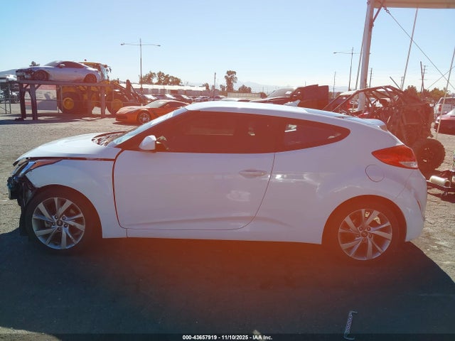 KMHTC6AD5HU309889 Hyundai Veloster