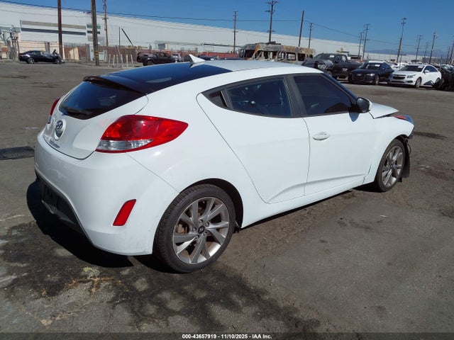 KMHTC6AD5HU309889 Hyundai Veloster