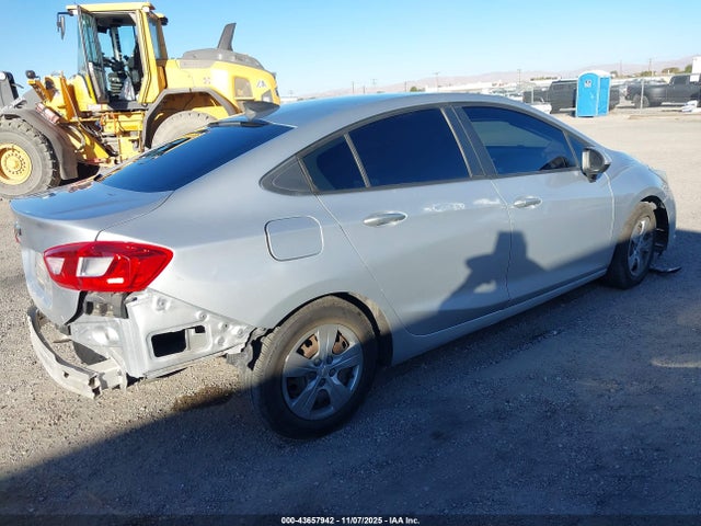 2017 CHEVROLET CRUZE 1G1BC5SM9H7222836 Photo 3