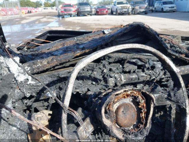 2025 TESLA MODEL Y 7SAYGDED2SF262756 Photo 6