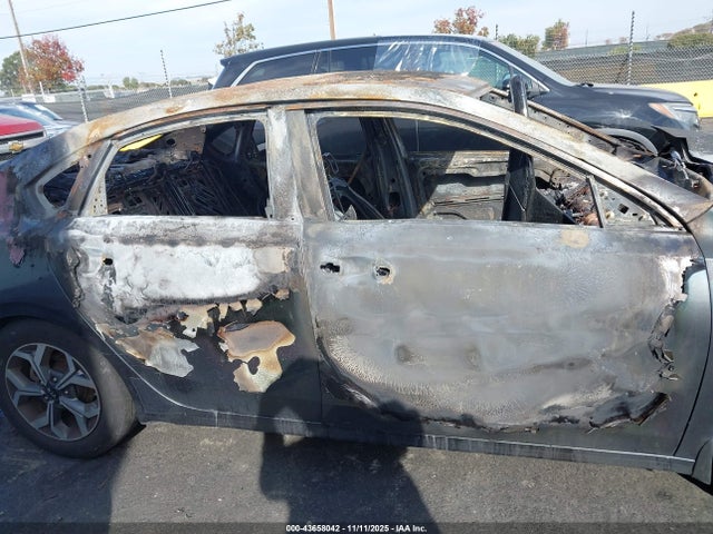 3KPF24AD5ME325351 KIA Forte Lxs