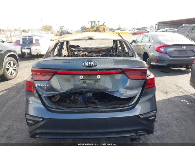 3KPF24AD5ME325351 KIA Forte Lxs