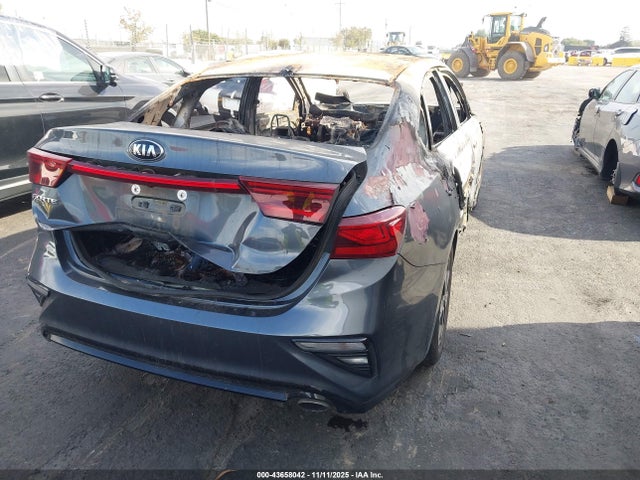 3KPF24AD5ME325351 KIA Forte Lxs
