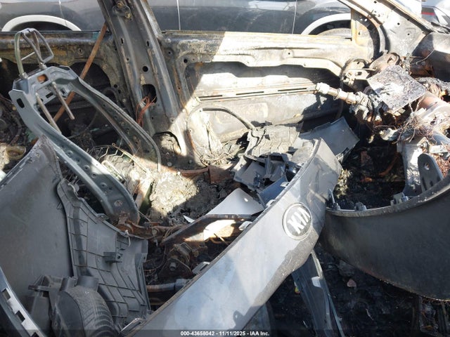 3KPF24AD5ME325351 KIA Forte Lxs