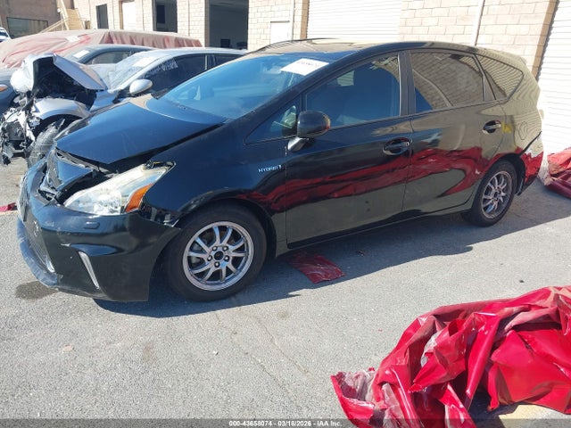 Toyota Prius V Five 2014 JTDZN3EU0EJ005710 Image 2