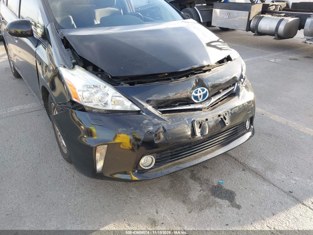 Toyota Prius V Five 2014 JTDZN3EU0EJ005710 Image 6