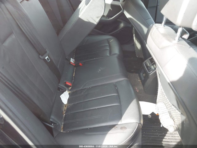 2017 Audi A4 2.0t Premium მანქანა იყიდება აუქციონზე, vin: WAUANAF4XHN006910, აუქციონის ნომერი: 43658084