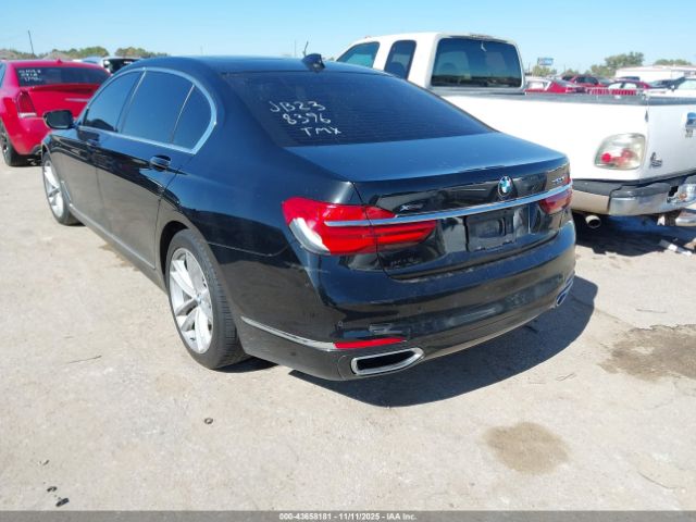 2018 BMW 750I WBA7F2C57JB238396 Photo 2