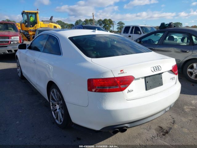 2011 AUDI A5 WAULFAFR1BA022543 Photo 2