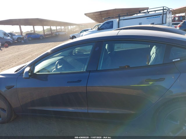 Tesla Model 3 Long Range Dual Motor All-wheel Drive 2022 5YJ3E1EB4NF207000 Image 15