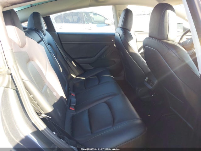 Tesla Model 3 Long Range Dual Motor All-wheel Drive 2022 5YJ3E1EB4NF207000 Image 8