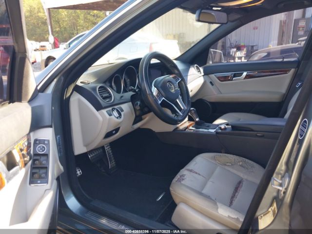 2012 MERCEDES-BENZ C 300 WDDGF8BB7CR198575 Photo 4