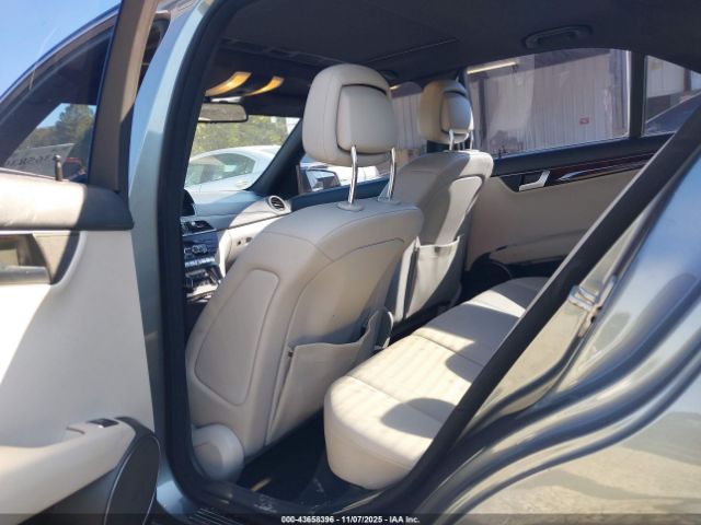 2012 MERCEDES-BENZ C 300 WDDGF8BB7CR198575 Photo 7