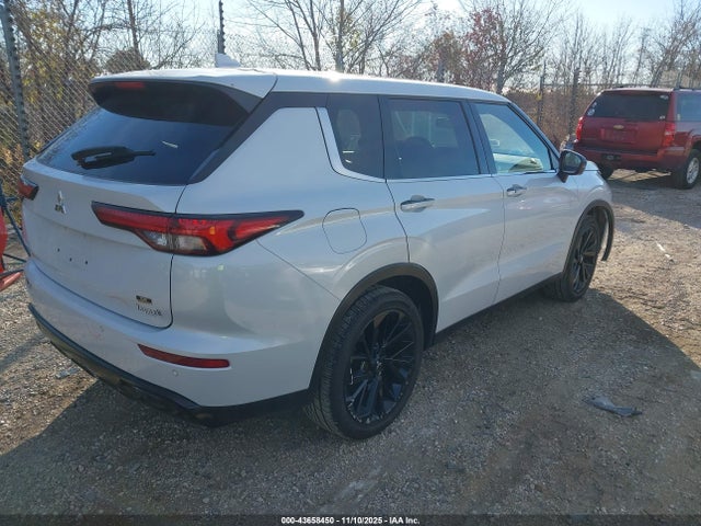2023 MITSUBISHI OUTLANDER JA4J3UA82PZ031306 Photo 3