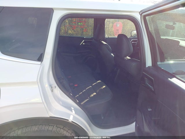 2023 MITSUBISHI OUTLANDER JA4J3UA82PZ031306 Photo 7