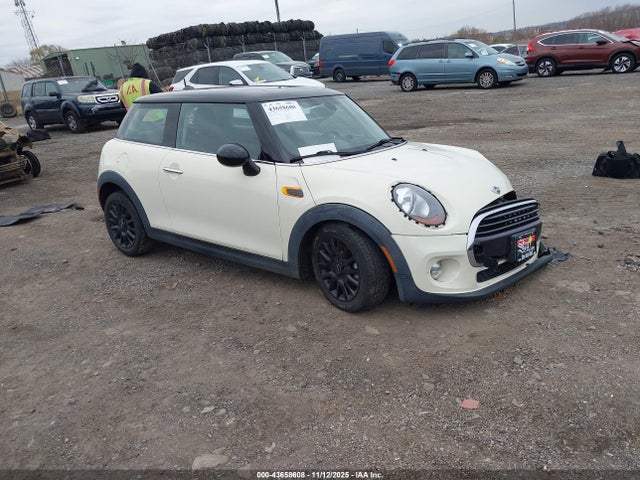 2018 MINI HARDTOP WMWXP5C50J2G64223 Photo 0