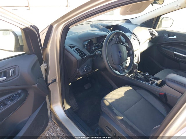 1FMCU9GD4HUC35760 Ford ESCAPE SE