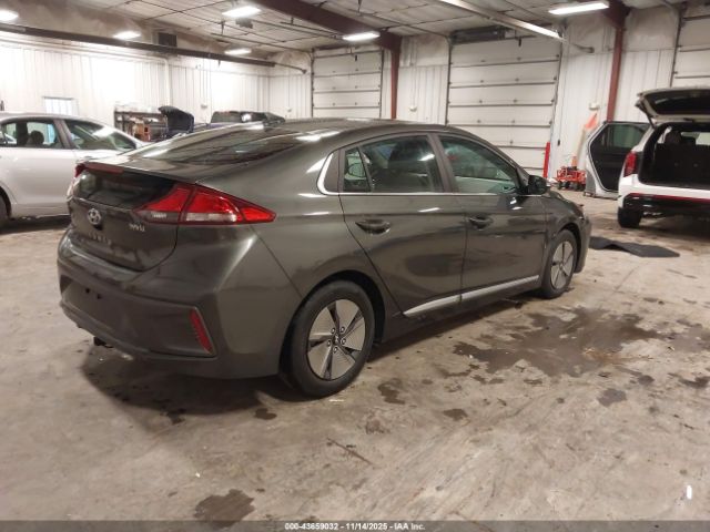 2022 HYUNDAI IONIQ HYBRID KMHC75LC2NU266871 Photo 3
