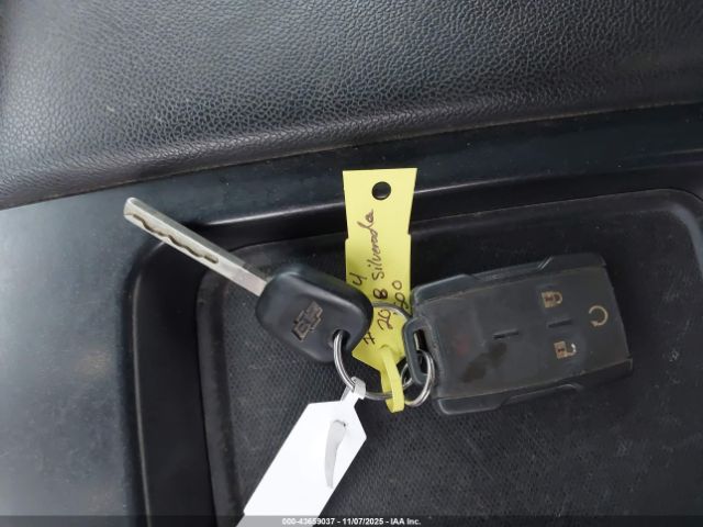 2018 CHEVROLET SILVERADO 1500 3GCUKREC6JG585828 Photo 10