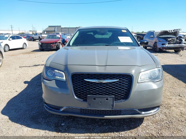 43659154 :رقم المزاد ، 2C3CCAAG0JH216504 vin ، 2018 Chrysler 300 Touring مزاد بيع