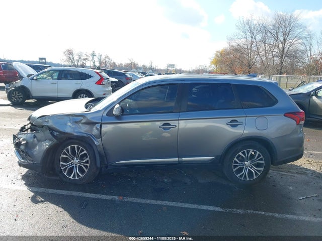 Mitsubishi Outlander Se 2018 JA4AD3A35JZ016575 Image 14