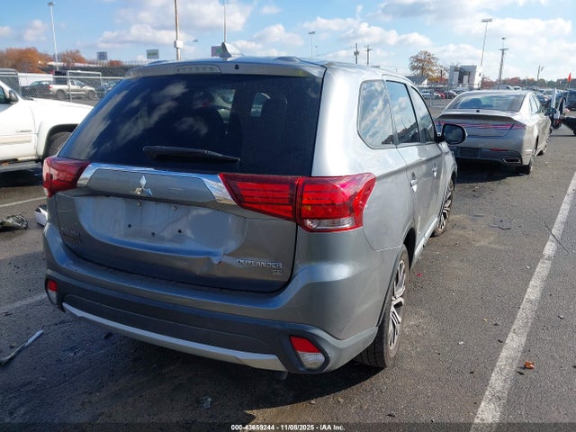 Mitsubishi Outlander Se 2018 JA4AD3A35JZ016575 Image 4