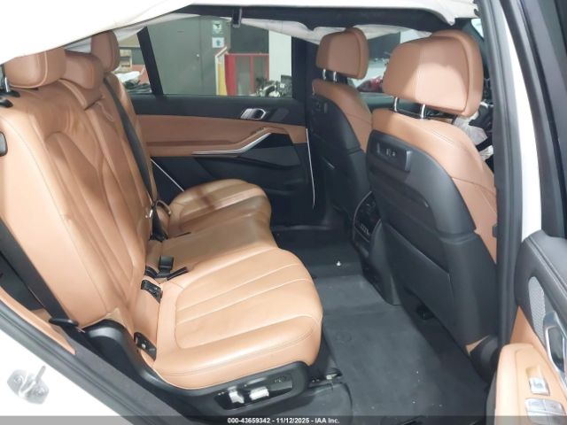 2021 BMW X7 5UXCX6C0XM9H52511 Photo 7