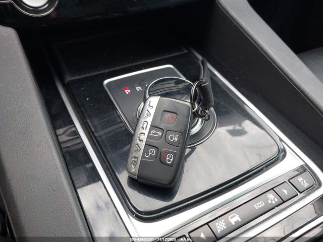 2018 JAGUAR F-PACE SADCK2FN2JA254167 Photo 10