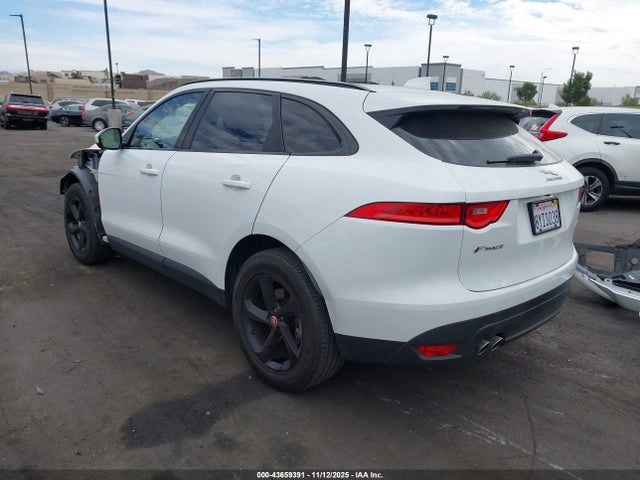2018 JAGUAR F-PACE SADCK2FN2JA254167 Photo 2