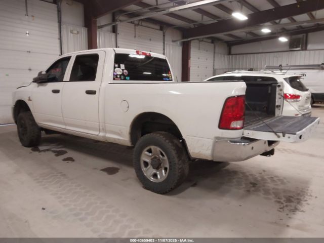 2017 RAM 2500 3C6UR5CL6HG540896 Photo 2