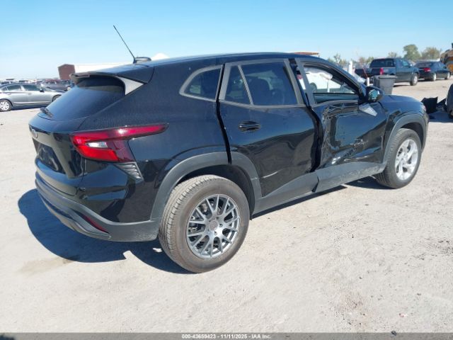 2025 CHEVROLET TRAX KL77LFEP5SC165801 Photo 3