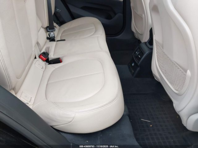 2016 BMW X1 WBXHT3C33GP883193 Photo 7