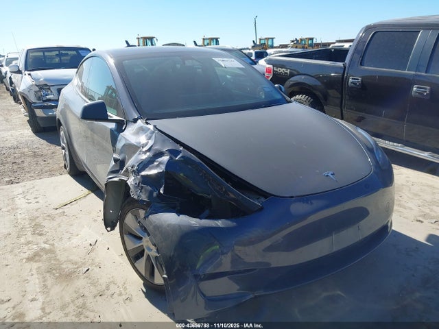 2023 TESLA MODEL Y 7SAYGAEE9PF912472 Photo 0