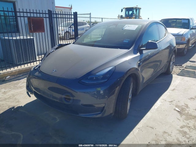 2023 TESLA MODEL Y 7SAYGAEE9PF912472 Photo 1