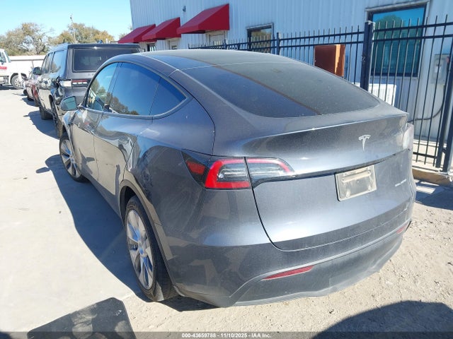2023 TESLA MODEL Y 7SAYGAEE9PF912472 Photo 2