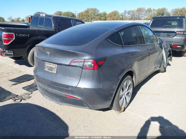 2023 TESLA MODEL Y 7SAYGAEE9PF912472 Photo 3