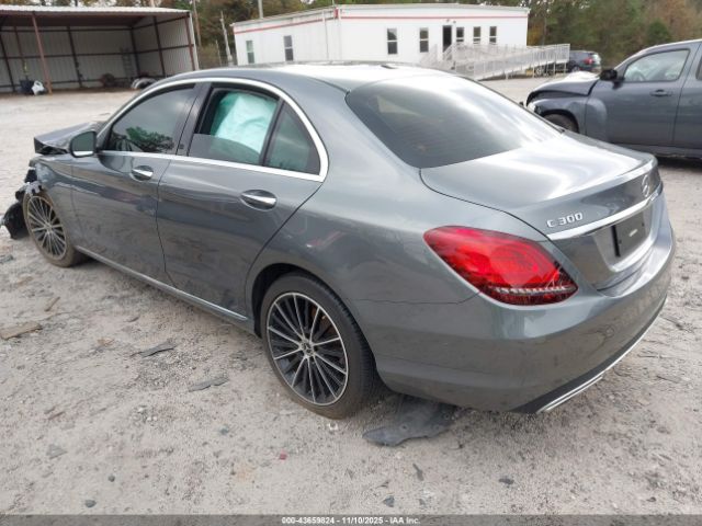 2021 MERCEDES-BENZ C 300 W1KWF8DB9MR641061 Photo 2