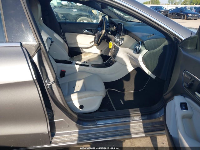 WDDSJ4EB8EN037742 Mercedes-Benz CLA-Class