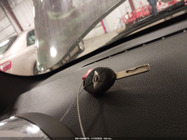2008 MINI COOPER WMWRF335X8TG18502 Photo 10
