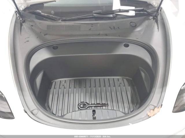 2023 TESLA MODEL 3 5YJ3E1EA5PF570674 Photo 9