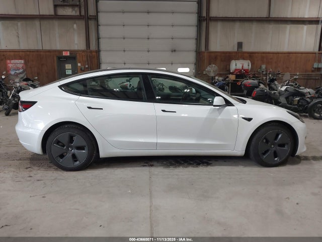 Tesla Model 3 Rear-wheel Drive 2023 5YJ3E1EA5PF570674 Image 13